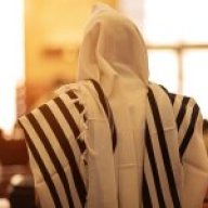 בעניין האיסור לעבור כנגד המתפלל