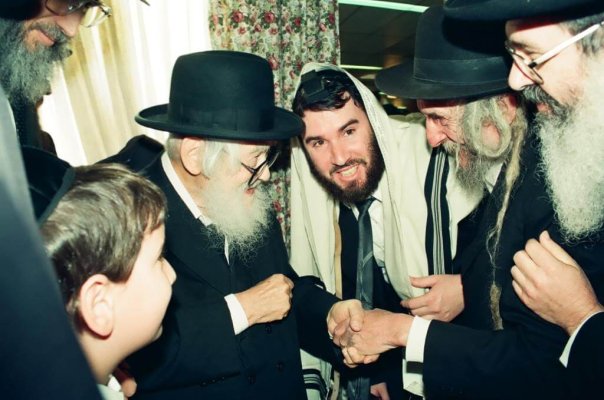 ר''ד פרנקל עם הרב שך.jpg