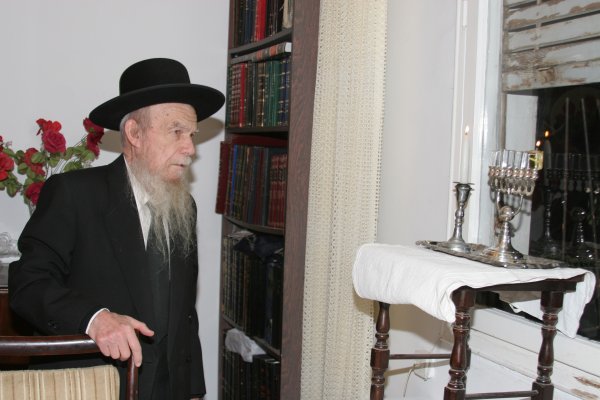 נר חנוכה2.jpg