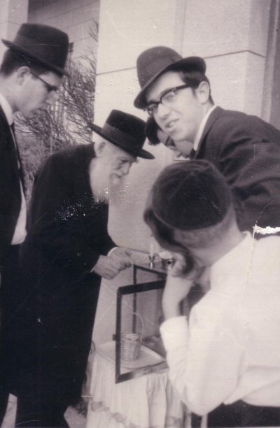 מרן הרב מפוניבז' זצ''ל 2.JPG