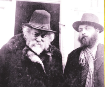 רבב תמונה ליד ביתו777.png