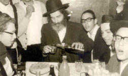 הרב שטיינמן סעודת פורים פורום אוצר התורה (1).PNG