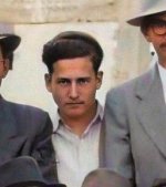 רבי משה שפירא בישיבת פוניבז'.jpg
