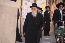 בעצרת נגד חילול ביה''ח במתחם גולובנציץ.JPG
