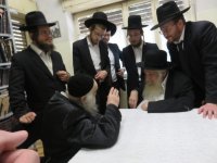 עם מרן ראש הישיבה הגרב''ש דויטש (1).JPG