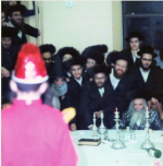 האדמור מצאנז בפורים.png