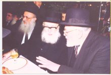 עם הגרא פרבשטיין רי חברון ולהבדלחטא בנו הגרבד פוברסקי שליטא.jpg