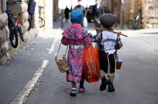 פורים מאה שערים תחפושת ילדים.jpg