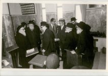 רשזא בישיבת קול תורה.jpg