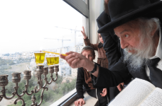 הרב סופר חנוכה רכסים.png