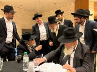 עם מרן הגרי אזרחי בועידת לב לאחים - יום רביעי כח ניסן.jpg
