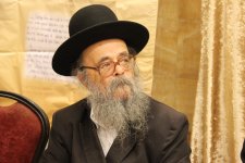 הגאון_רבי_דוד_שמידל_מארגון_אתרא_קדישא_סעודת_מצווה_הכנסת_ספר_תורה_ניסן_תשע_ד_לענ_רבי_שלמה_שטנצל...jpg