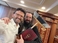 "מה, נראה לך שבבית המקדש היו מחפשים סוּדָנִים בשביל לנקות?!"