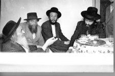 עם הרב וואזנר סאטמר.jpg