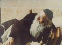 בעל החדושים ובאורים מרן הגרחש גריינימן (5).JPG