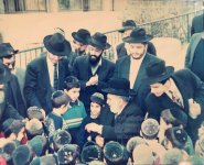 מרן-רבי-בן-ציון-אבא-שאול-זצל-בתת-דרכי-תורה-רכסים-באמצע-נראה-רב-התת-הגאון-רבי-מאר-פדידה-שליטא.jpg