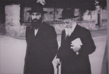 מ.png