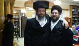 רבי ברוך שלמה עם אחיו חיים שרגא.JPG