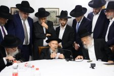בישיבת מועצג''ת בביתו תשפ''ג.jpg