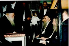 רחק בניחום אבלים אצל הגראיל.jpg