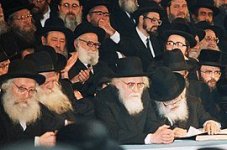 הרב שך הרב אלישיב רחק רשק.jpg