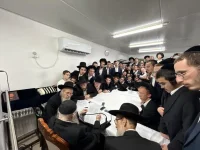 מרן רבי דב לנדו שיעור תורה בתפארתה4.webp