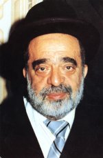 הרב אבא שאול.JPG