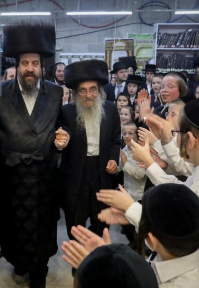 רבי נתן קופשיץ ורבי יחזקאל כהן פרושים-בית-שמש-שמחת-בה-פד-16.jpg