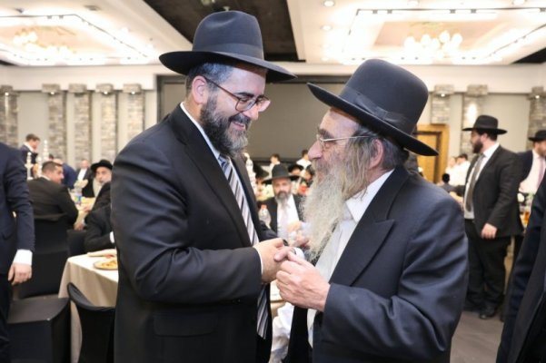 רבי נתן קופשיץ פנמה.jpg