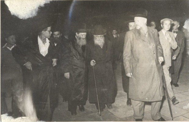 מלווה בגרשטנקורן והרב פרנקל.png