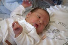 ענין בהולכת התינוק לברית קוואטר ועמידה בפניו